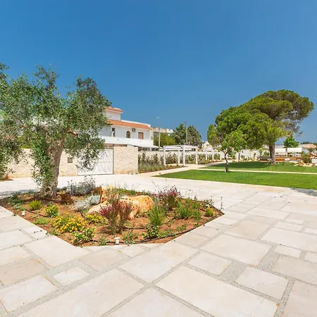 Marelux Superior Bed & Breakfast 4*