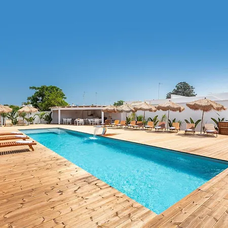 Marelux Superior Bed & Breakfast 4*